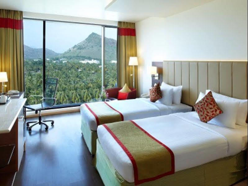 होटल Radisson 4*